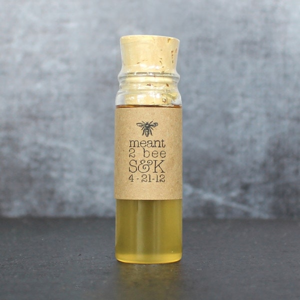 https-::williamshoneyfarm.com:product:wedding-favor: